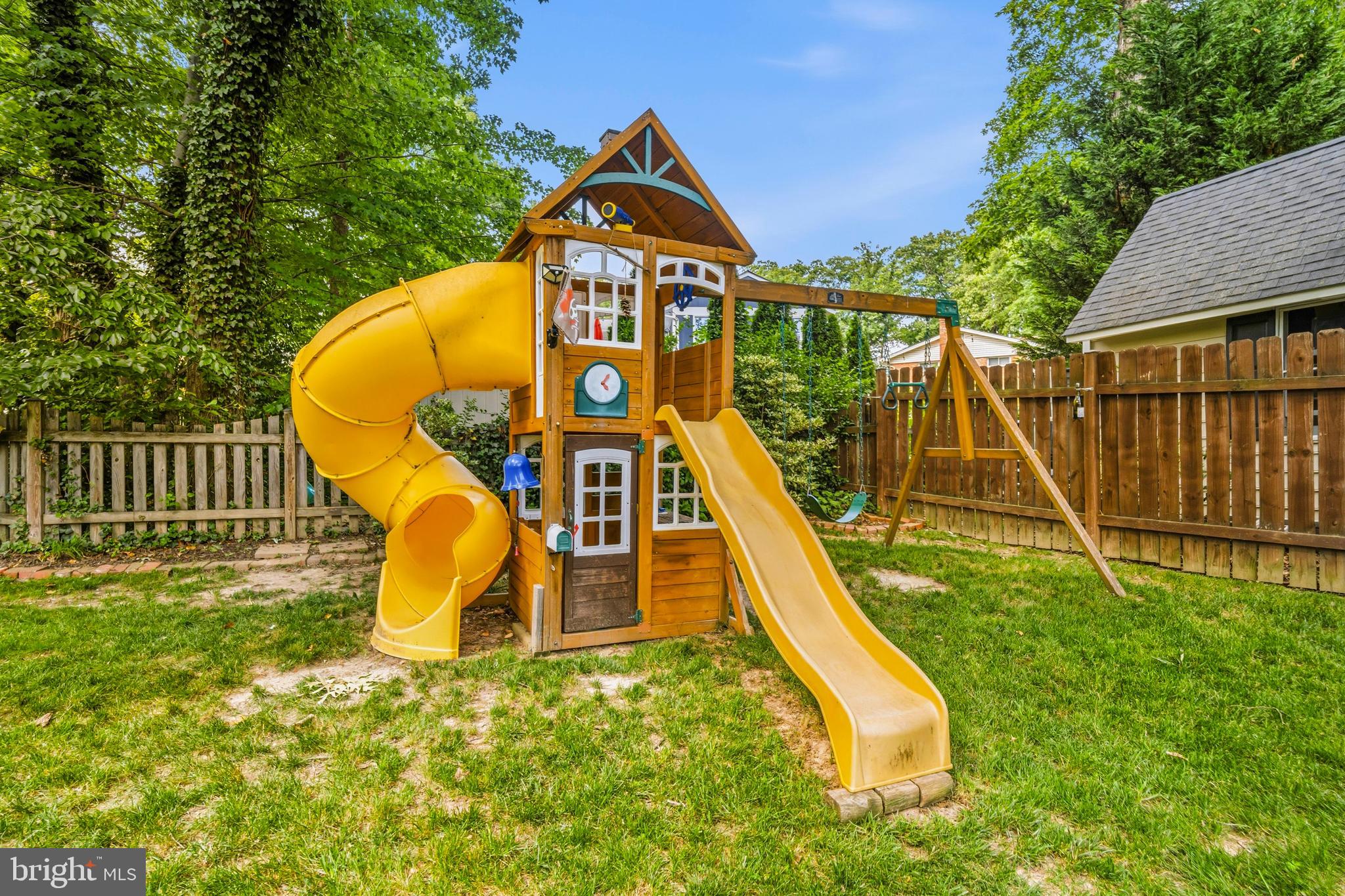 MAPLE HILL - Residential