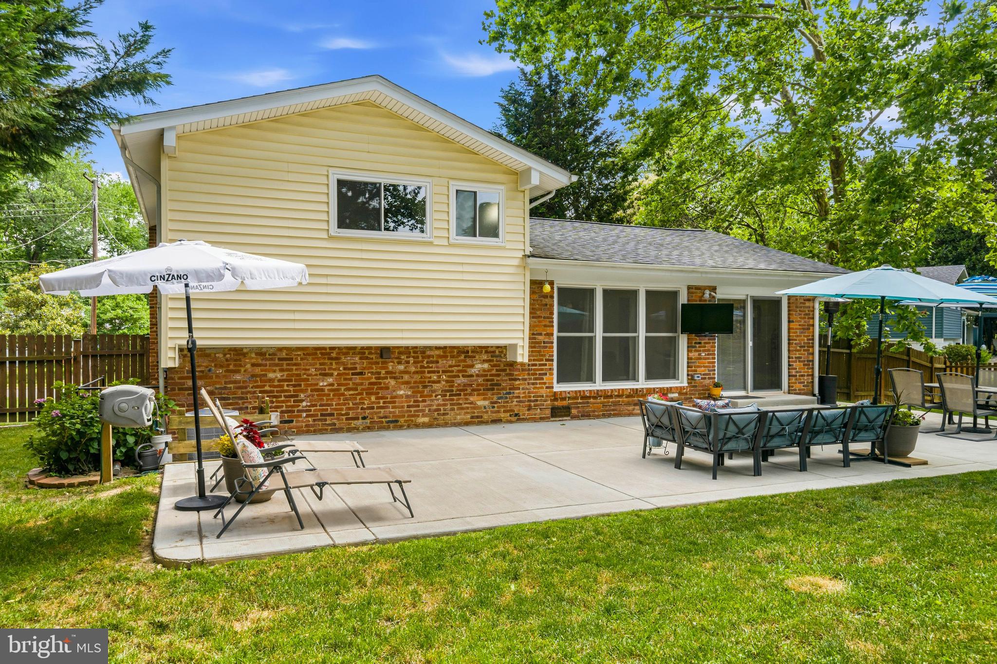MAPLE HILL - Residential