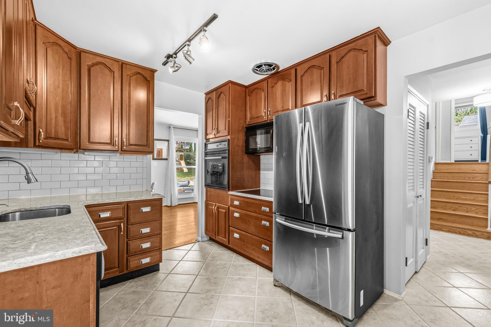 MAPLE HILL - Residential