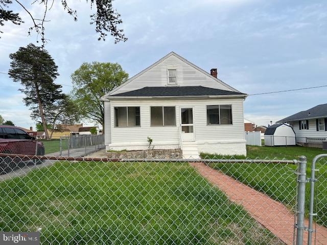 PRICED TO SELL.   GREAT HOME IN A GREAT LOCATION PRICED BELOW MARKET.   SELLER HAS MADE SOME IMPROVEMENTS AS THE ROOF WAS REPLACED 4 YEARS AGO.    SELLER REPLACED THE HEATING & AIR 4 YEARS AGO AND ADDED CENTRAL A/C.     LARGE ADDITION ADDED WITH MANY OPTIONS AVAILABLE.   POSSIBLE 5 BEDROOM HOME.   THIS HOME HAS SO MUCH POTENTIAL AS IT'S A MUST SEE!!!