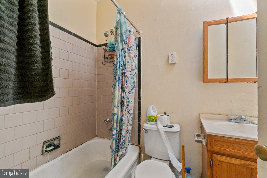 CHARLES VILLAGE - Commercial Sale