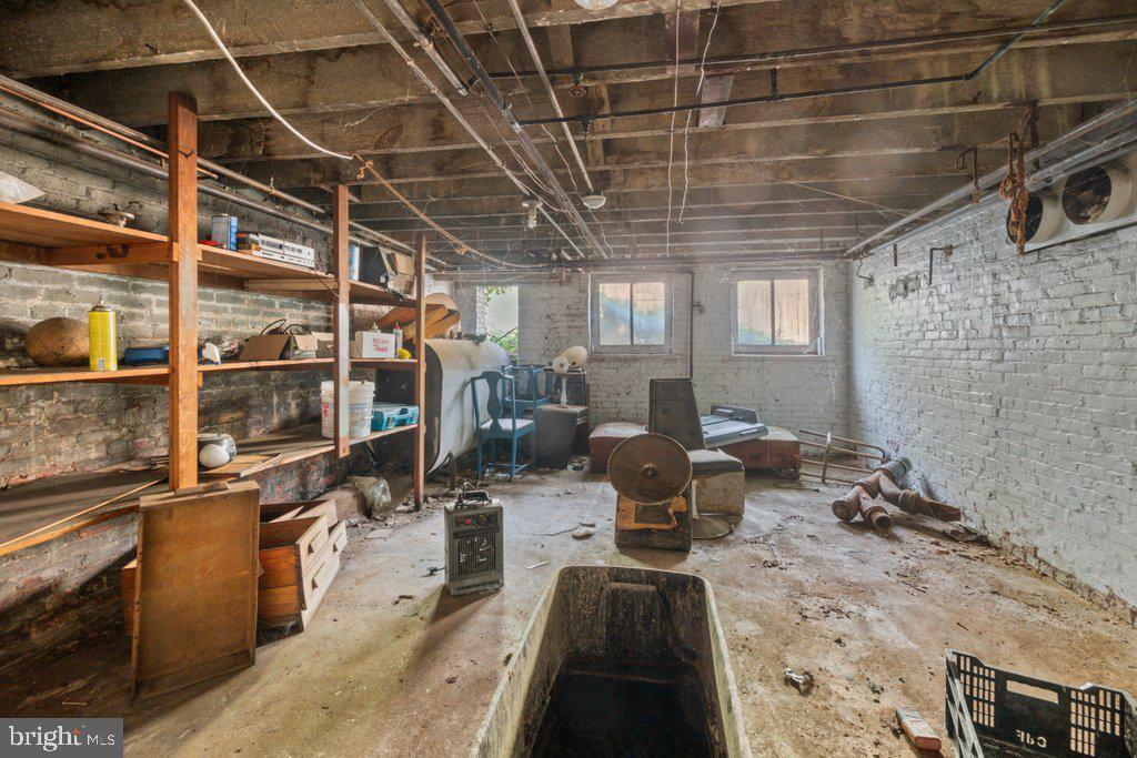 CHARLES VILLAGE - Commercial Sale