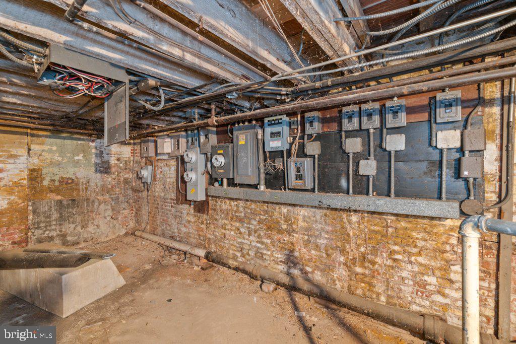 CHARLES VILLAGE - Commercial Sale