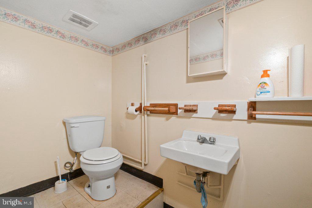 CHARLES VILLAGE - Commercial Sale