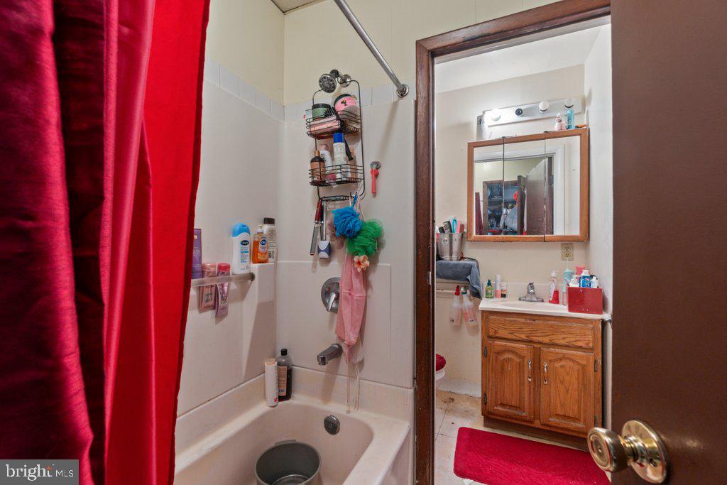 CHARLES VILLAGE - Commercial Sale