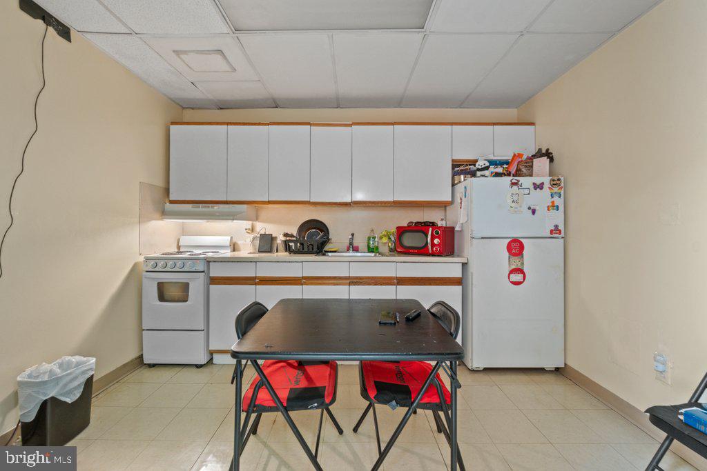 CHARLES VILLAGE - Commercial Sale
