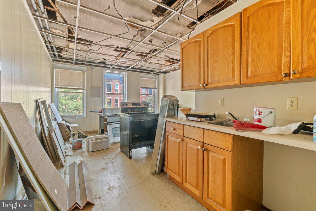 CHARLES VILLAGE - Commercial Sale