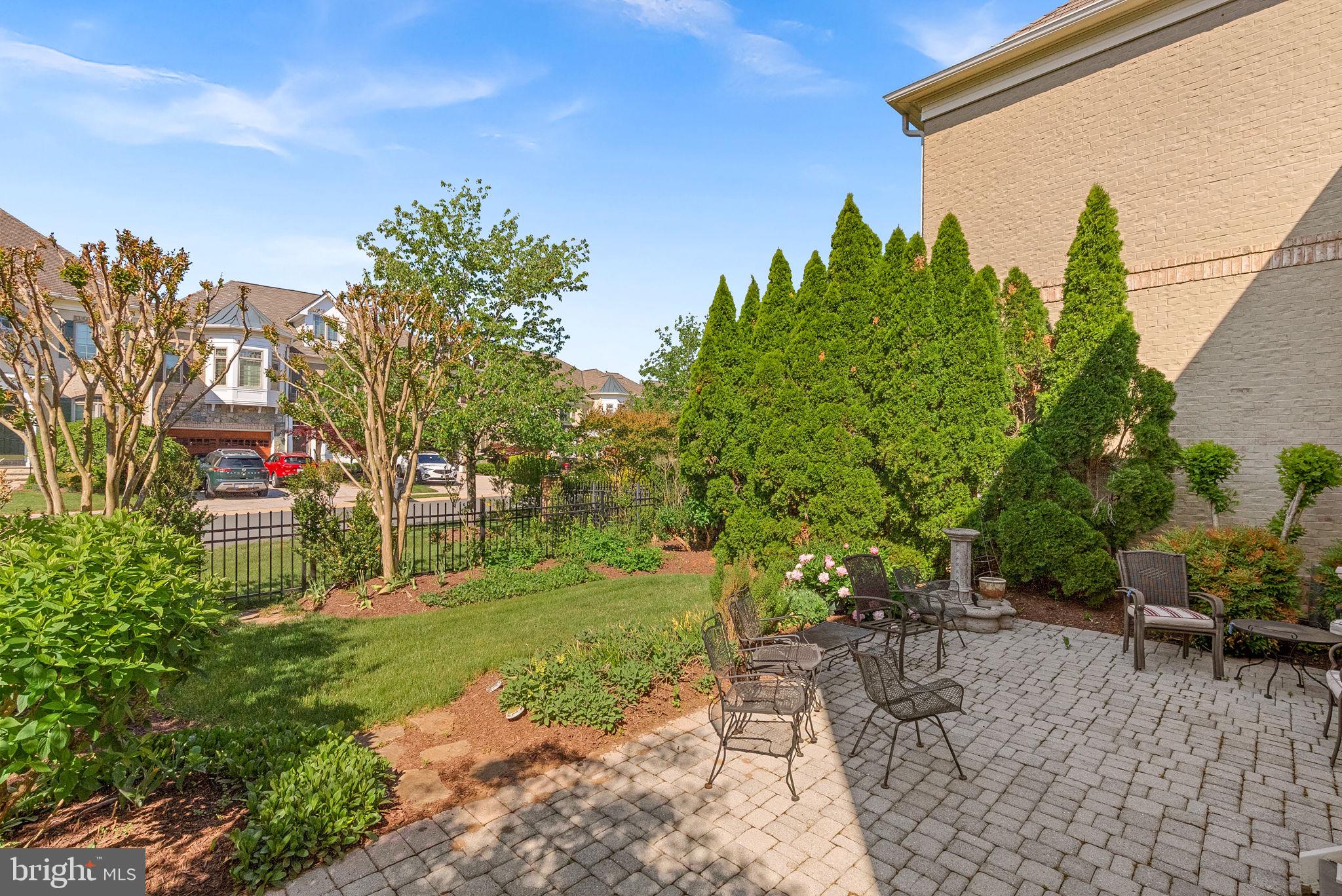 RIVER CREEK - Residential