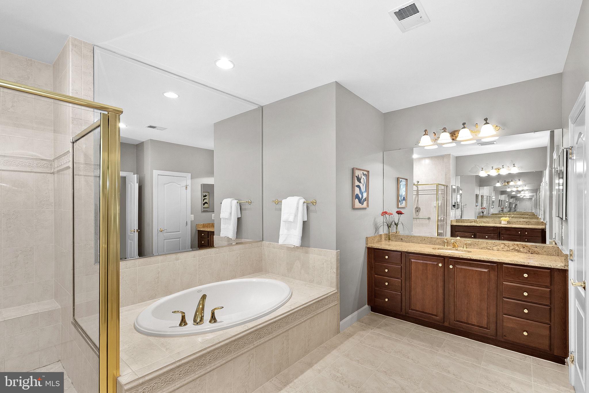 RIVER CREEK - Residential