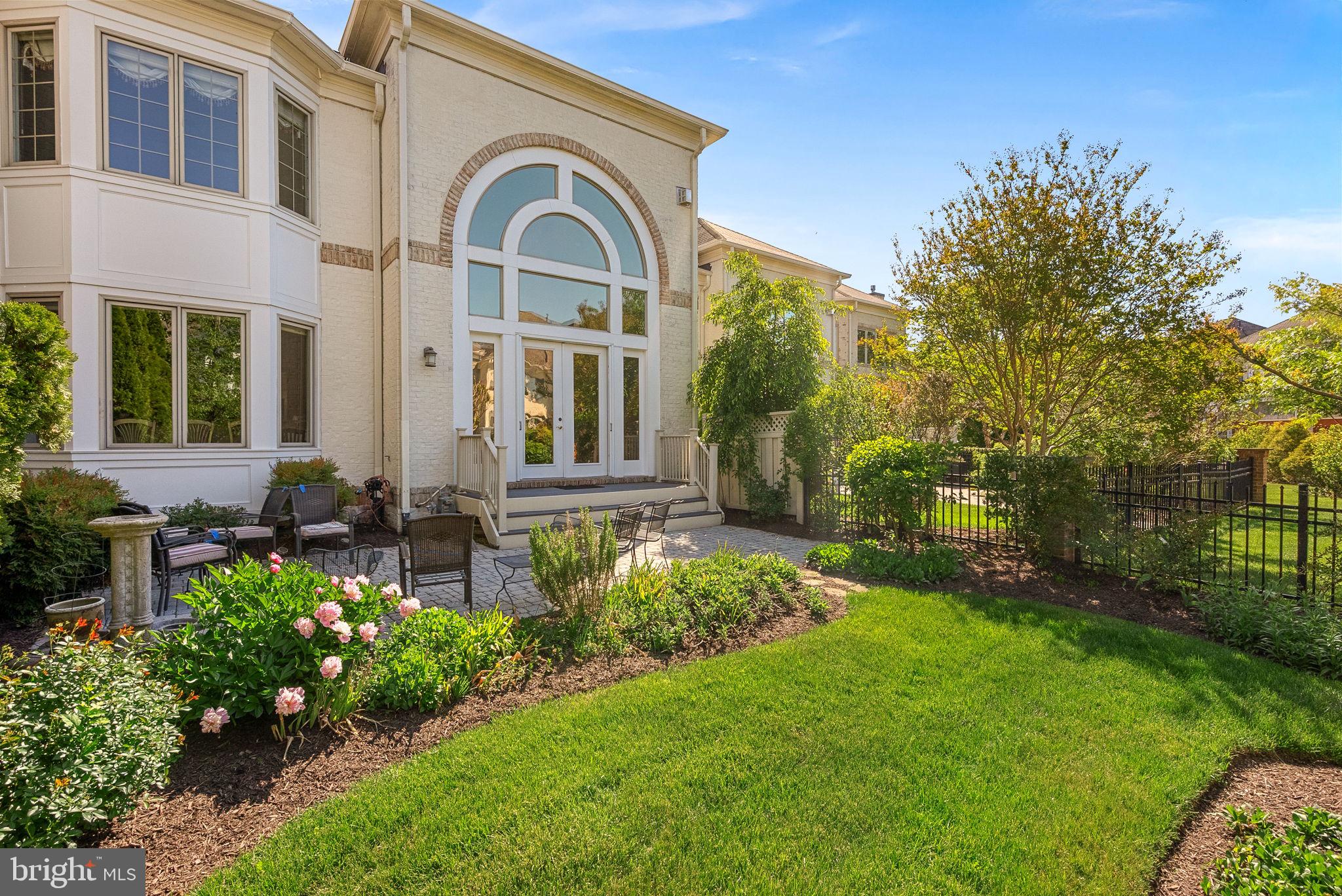 RIVER CREEK - Residential