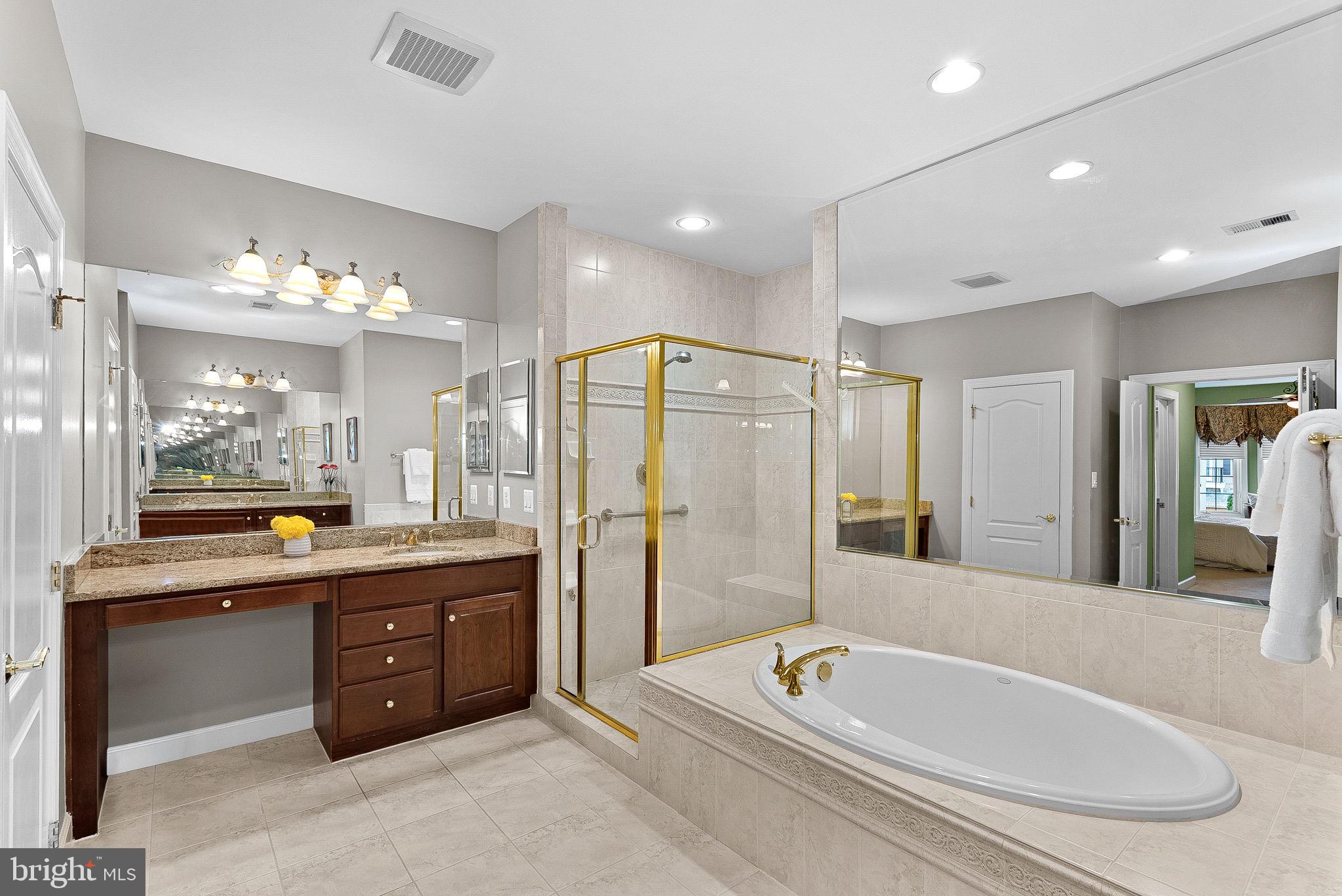 RIVER CREEK - Residential