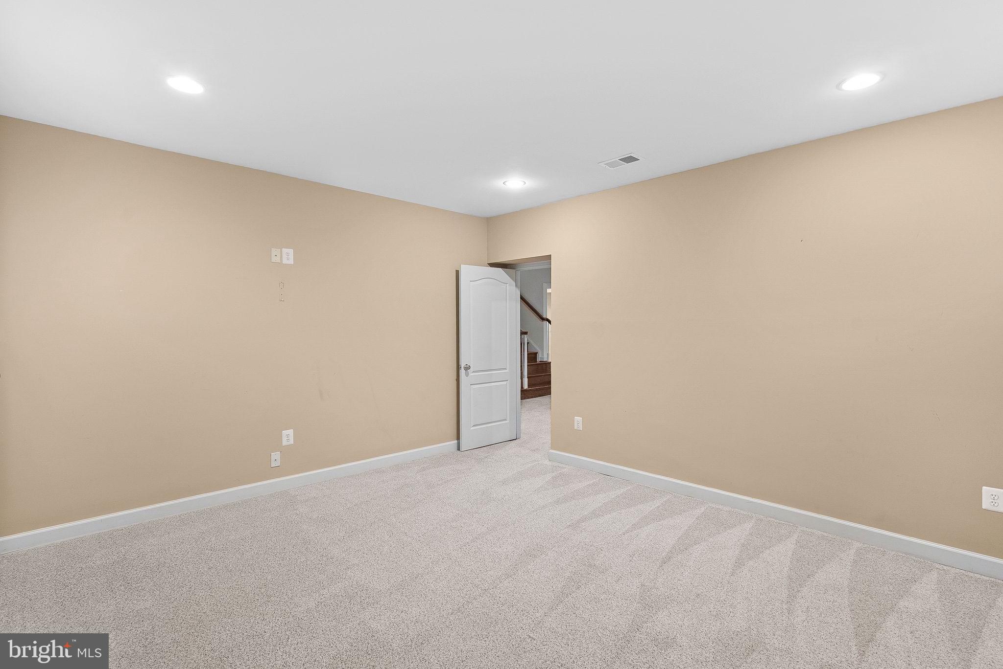 RIVER CREEK - Residential
