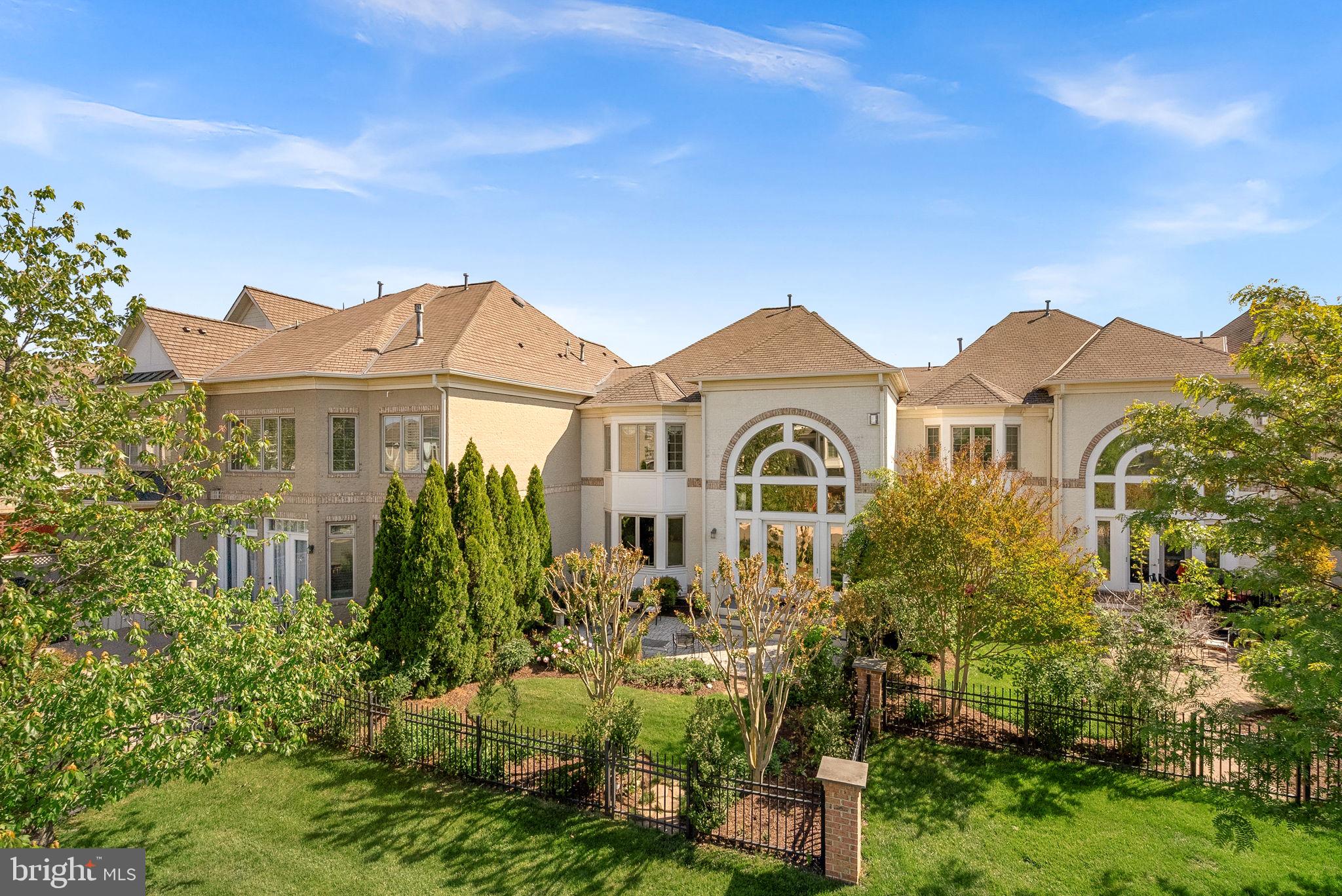 RIVER CREEK - Residential