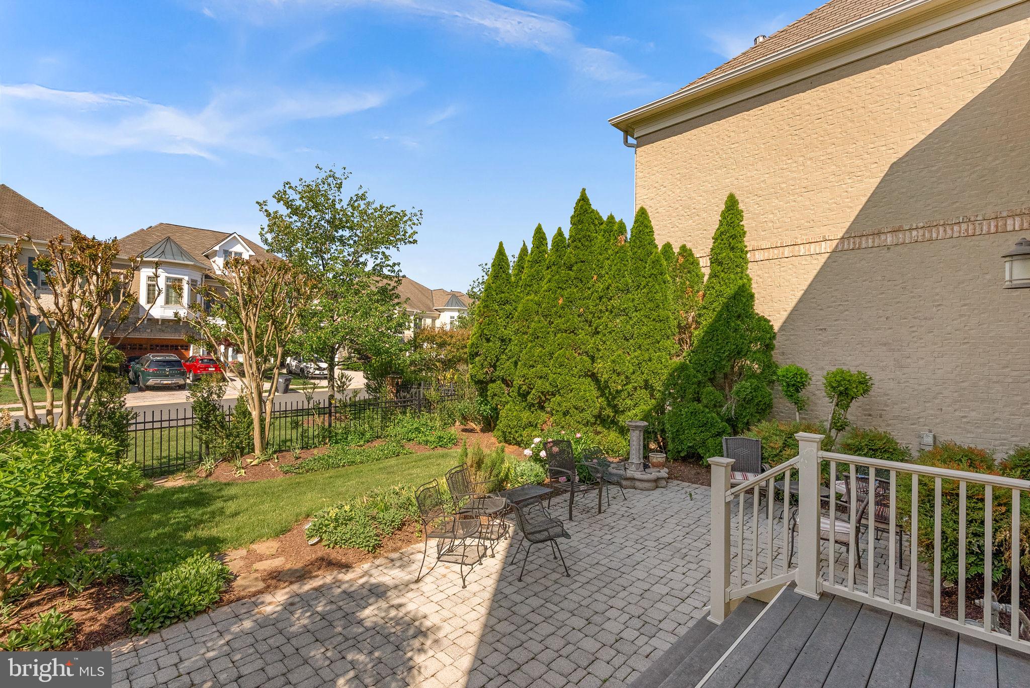 RIVER CREEK - Residential