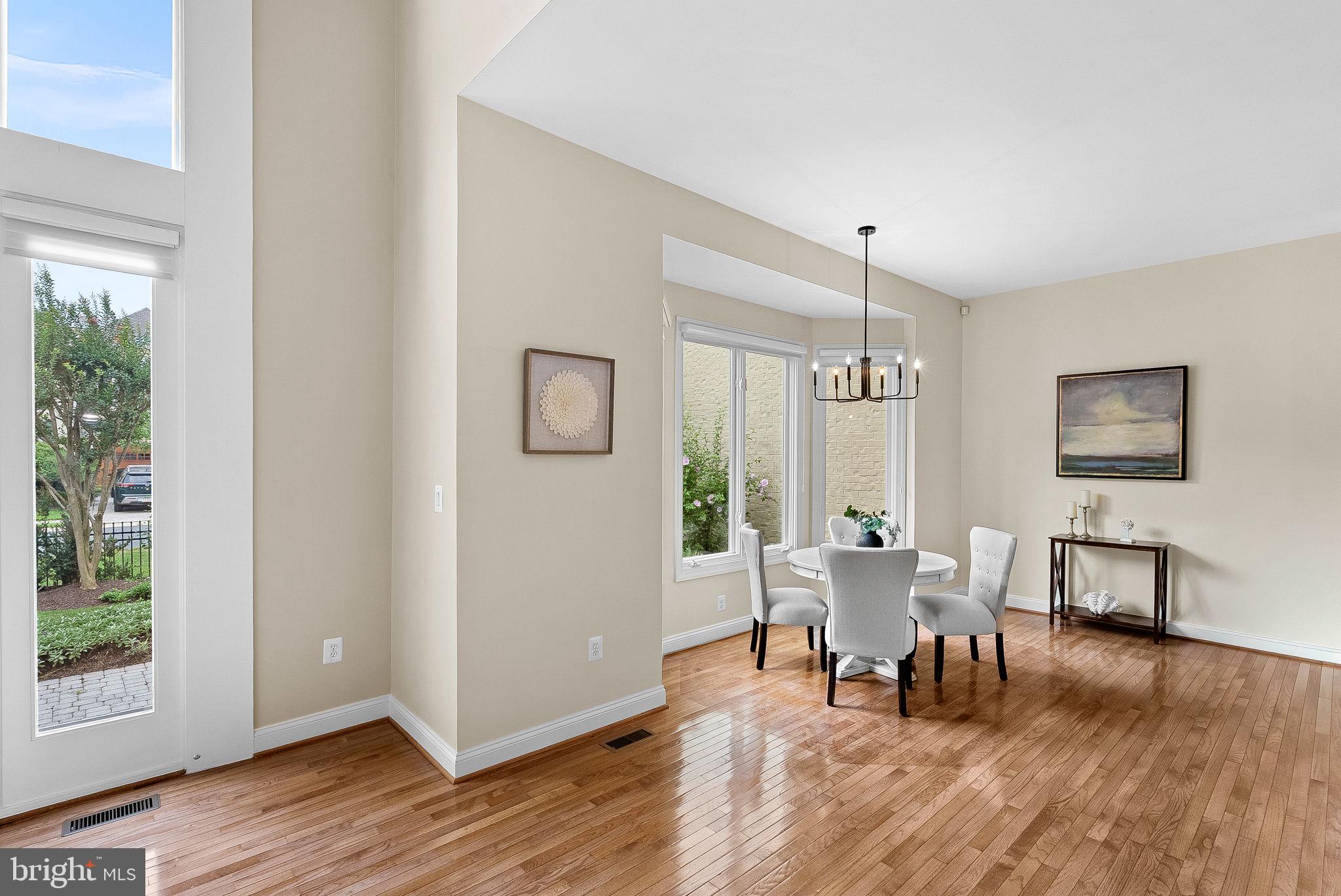 RIVER CREEK - Residential