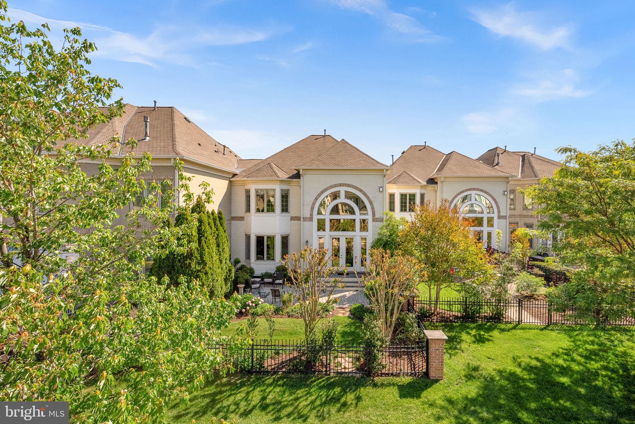 RIVER CREEK - Residential