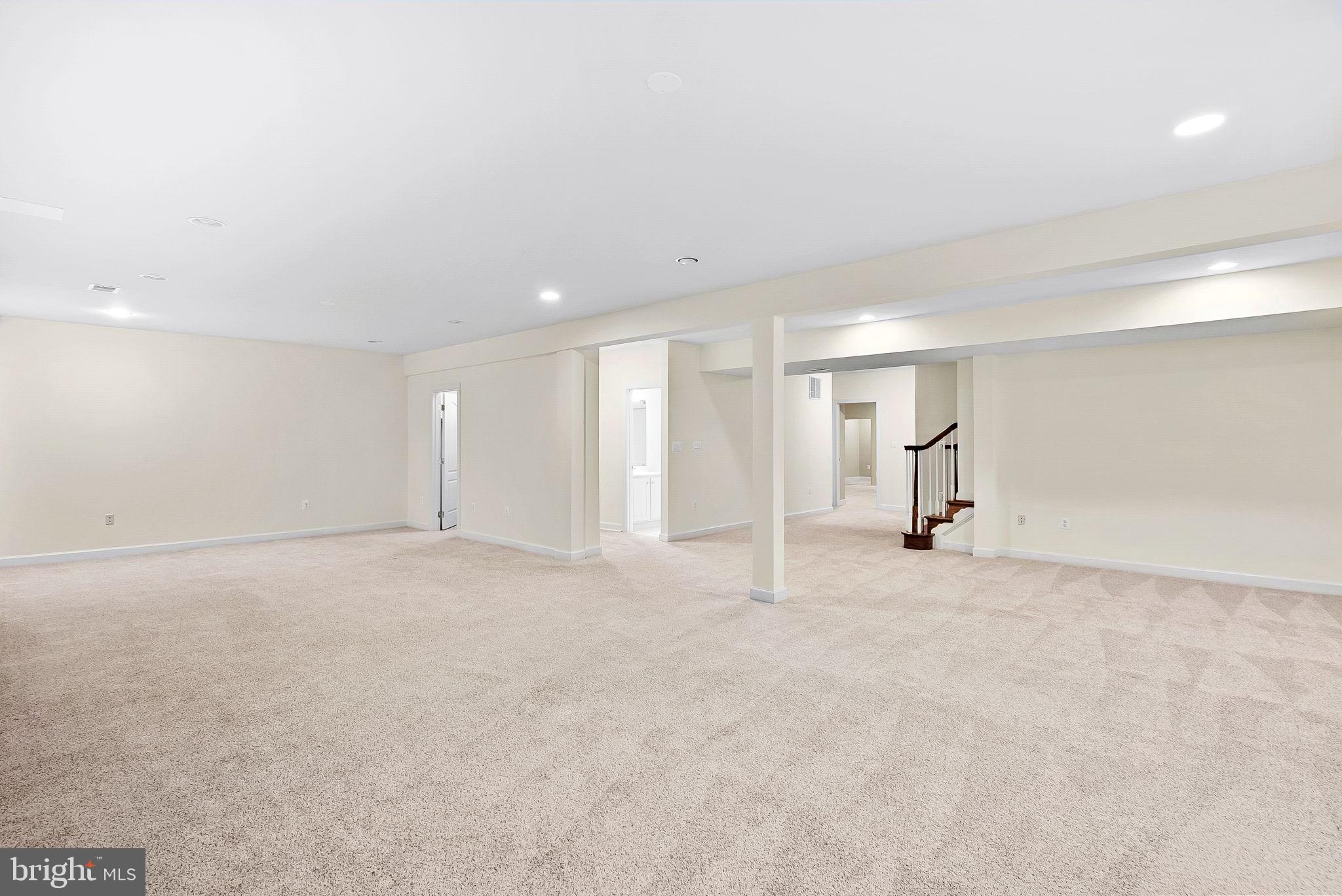 RIVER CREEK - Residential