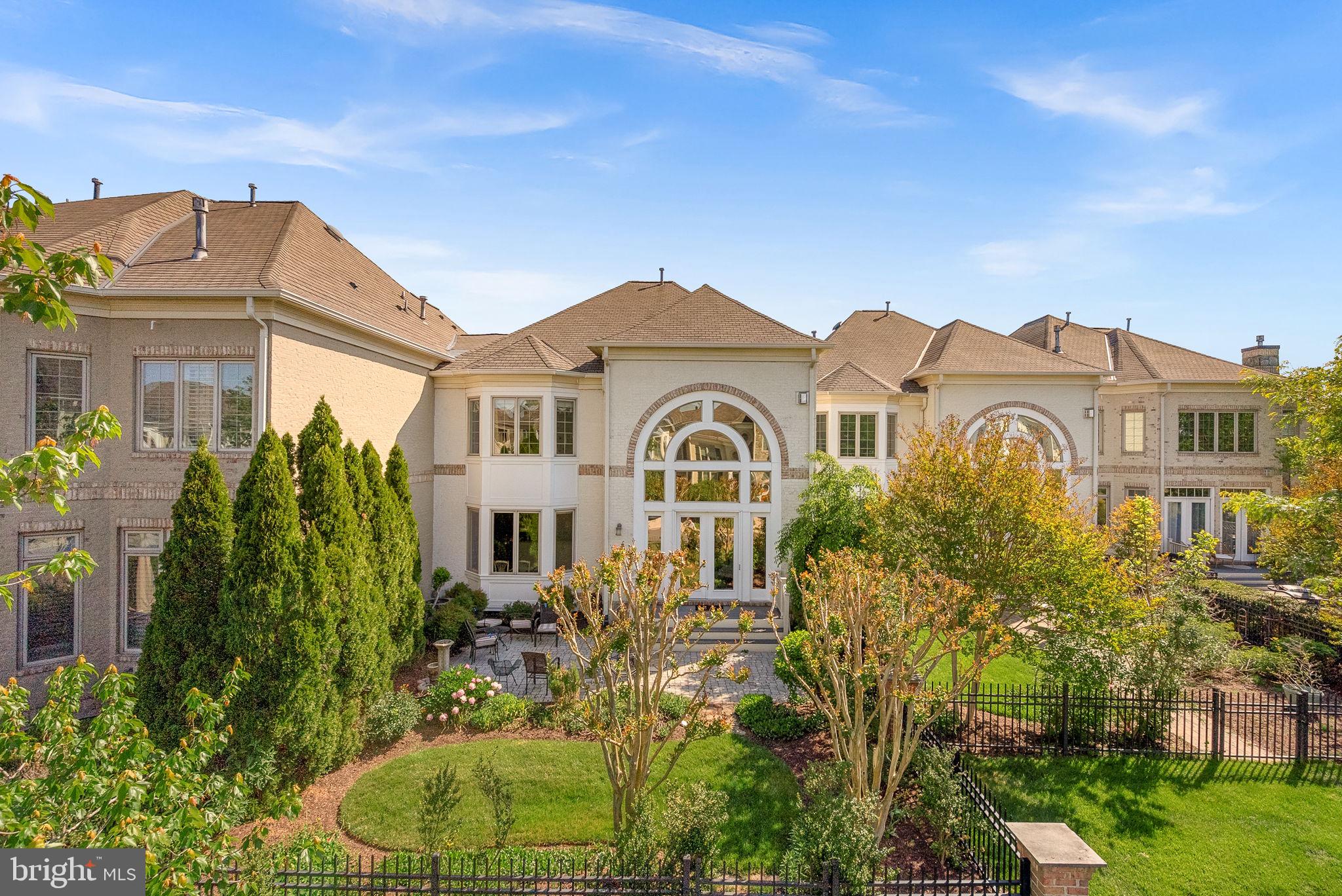 RIVER CREEK - Residential