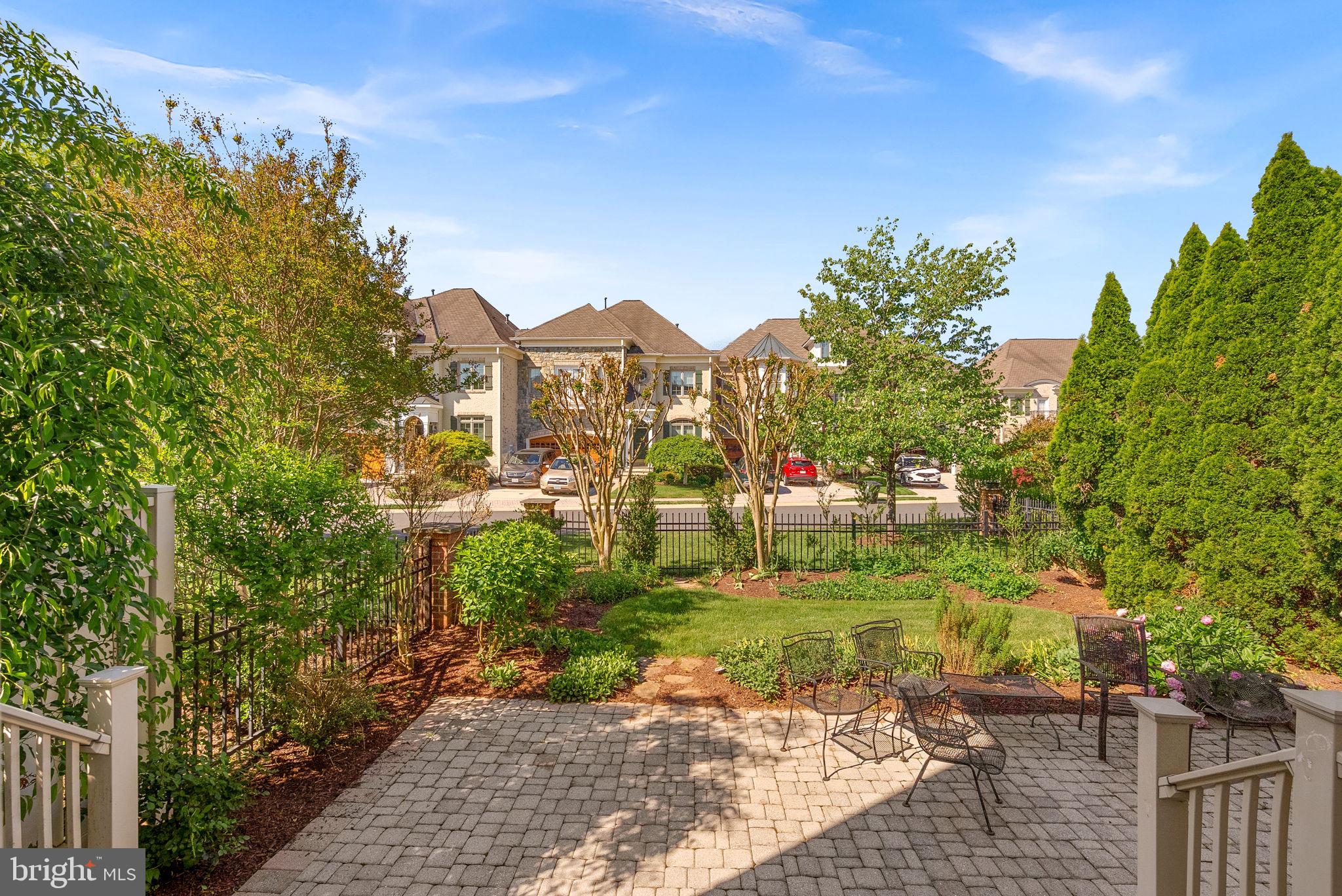 RIVER CREEK - Residential