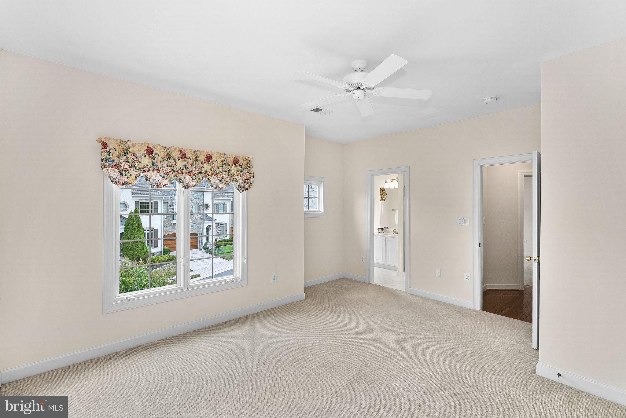 RIVER CREEK - Residential