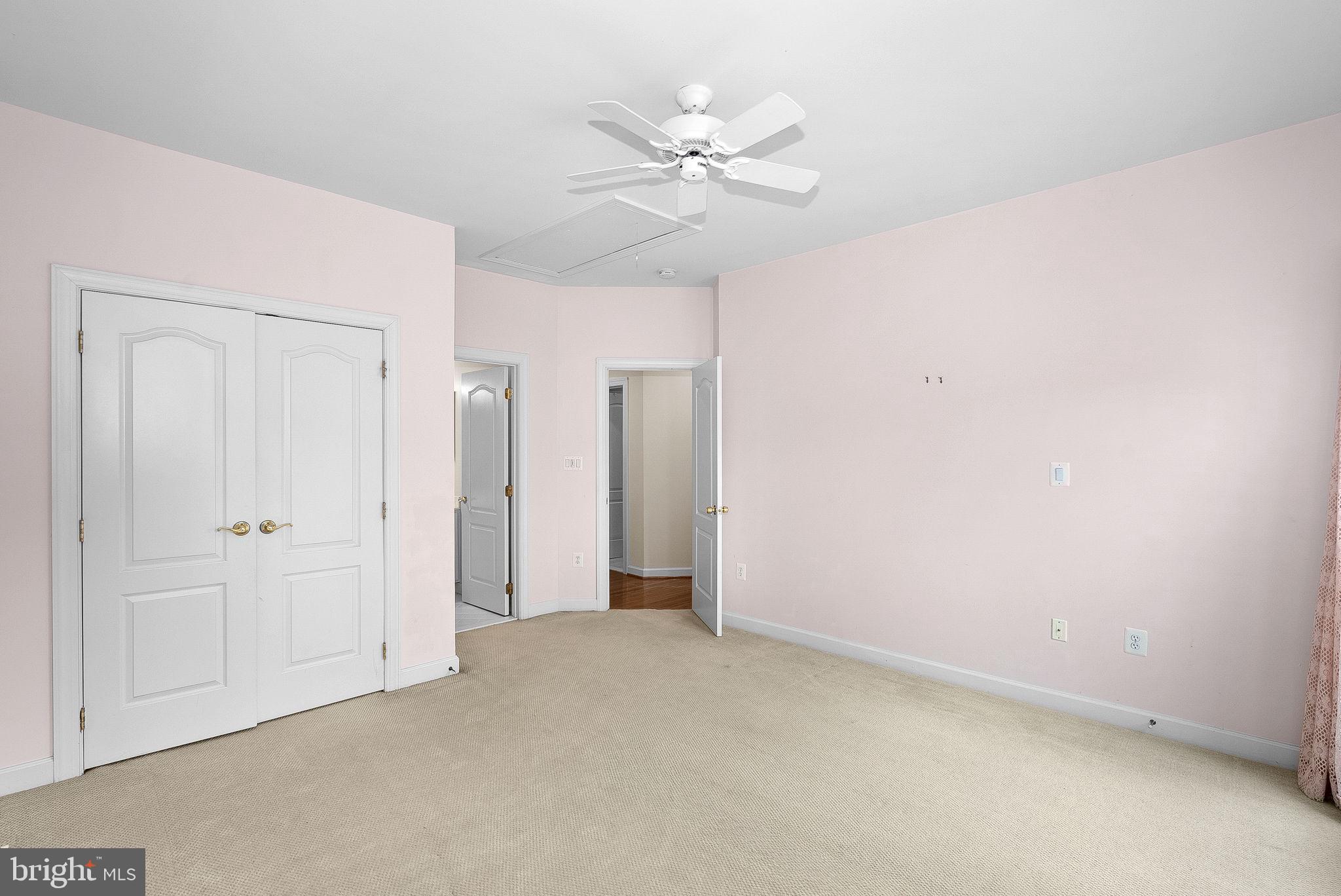 RIVER CREEK - Residential