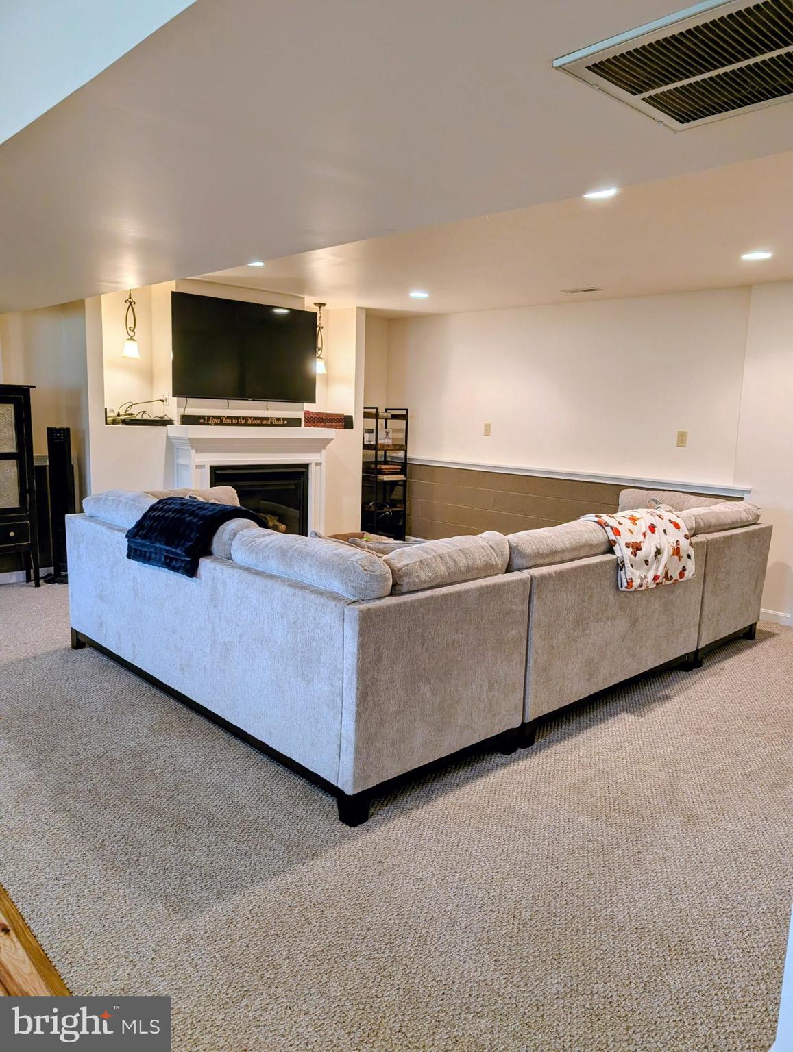 CROWN POINTE NORTH - Residential
