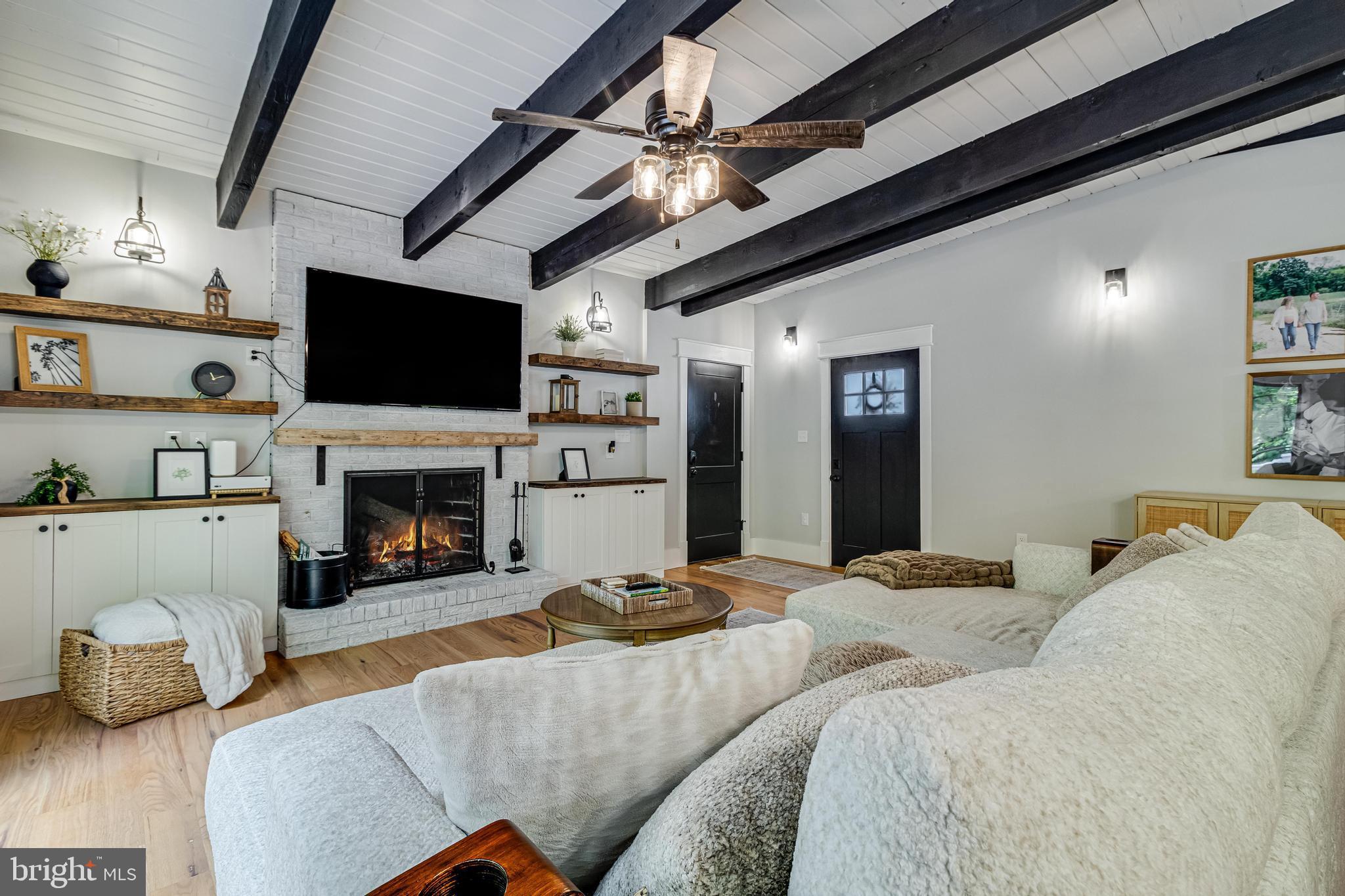 RUSTIC HILLS - Residential