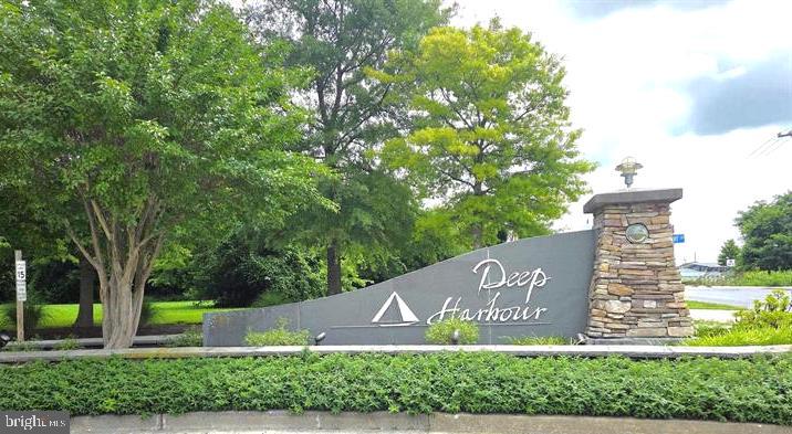 DEEP HARBOUR - Residential
