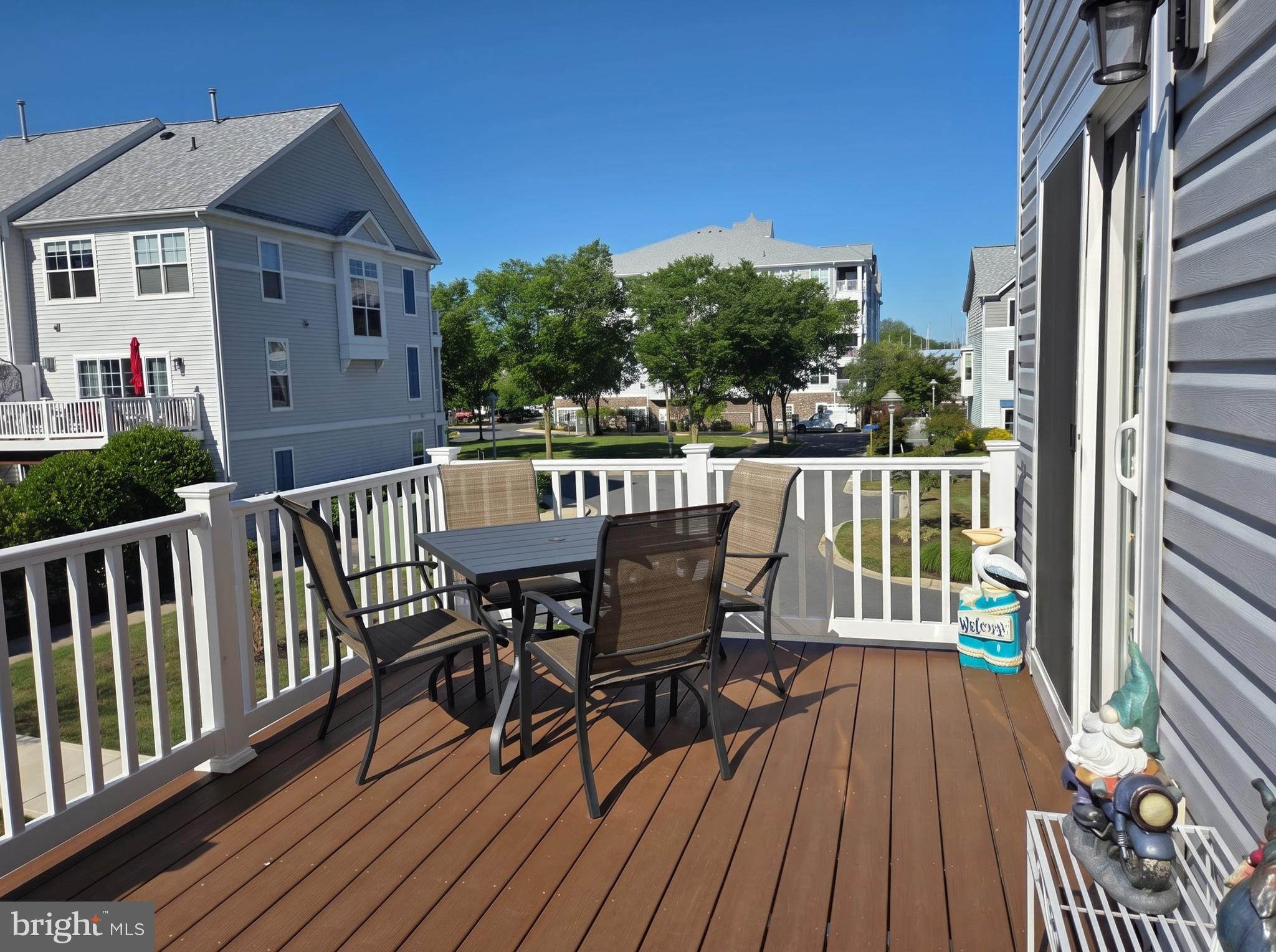 DEEP HARBOUR - Residential