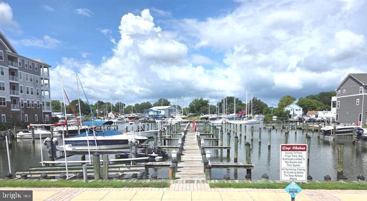DEEP HARBOUR - Residential