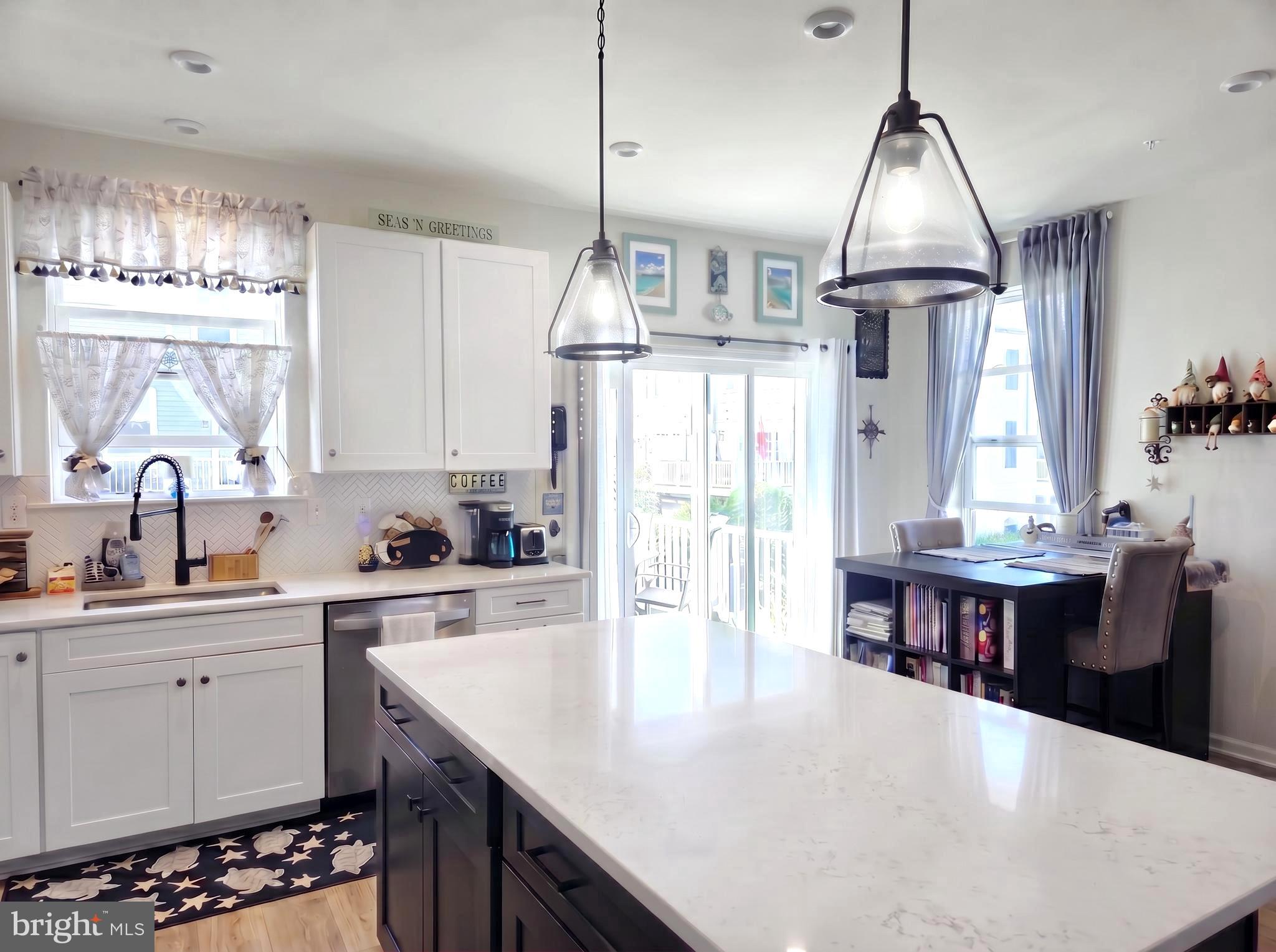 DEEP HARBOUR - Residential