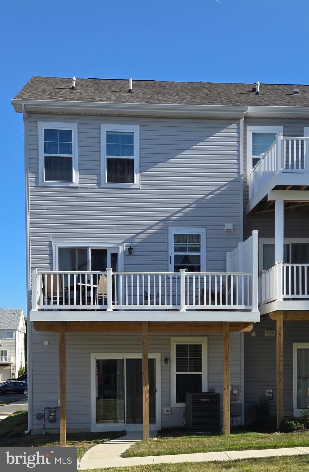 DEEP HARBOUR - Residential