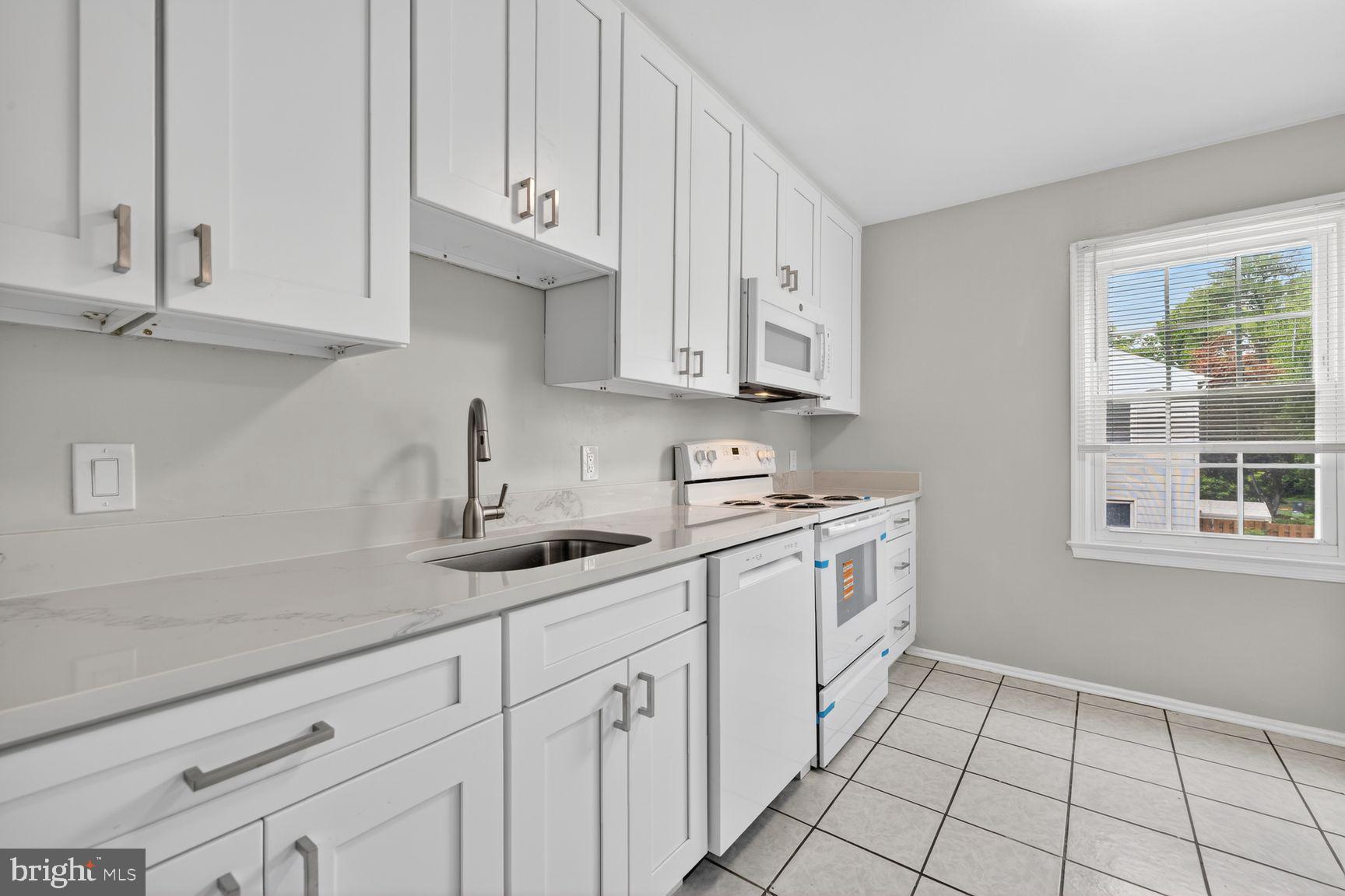 ROCKSHIRE TOWNHOMES - Residential