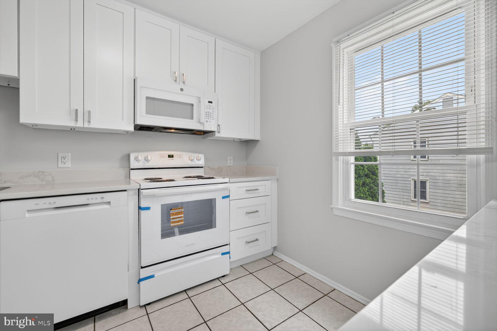 ROCKSHIRE TOWNHOMES - Residential