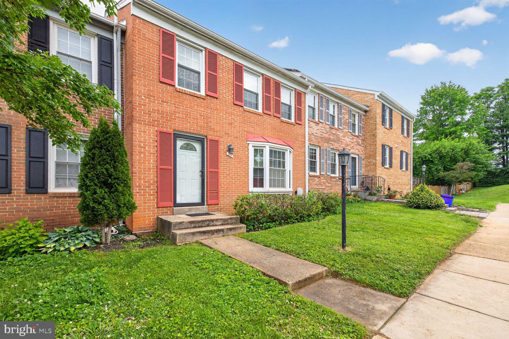 ROCKSHIRE TOWNHOMES - Residential