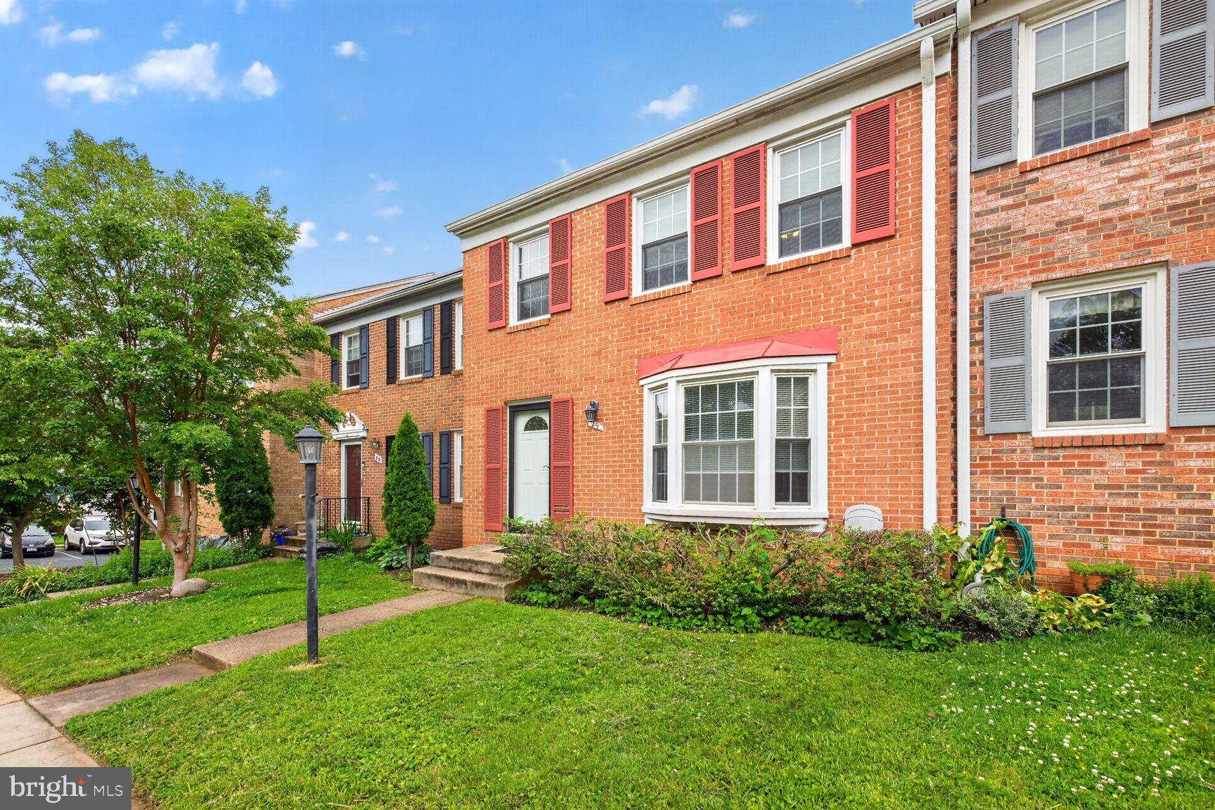 ROCKSHIRE TOWNHOMES - Residential