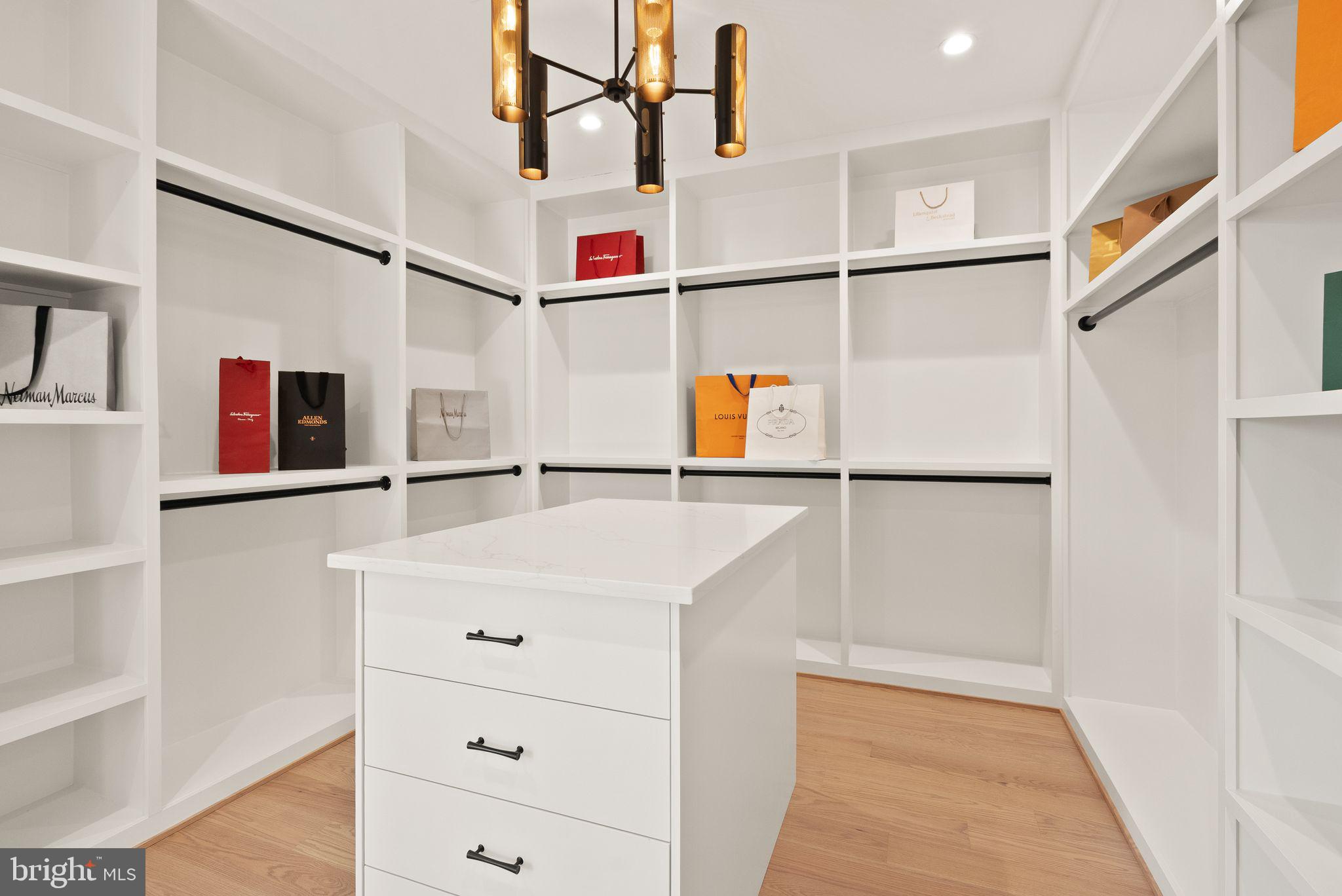 CLARENDON - Residential