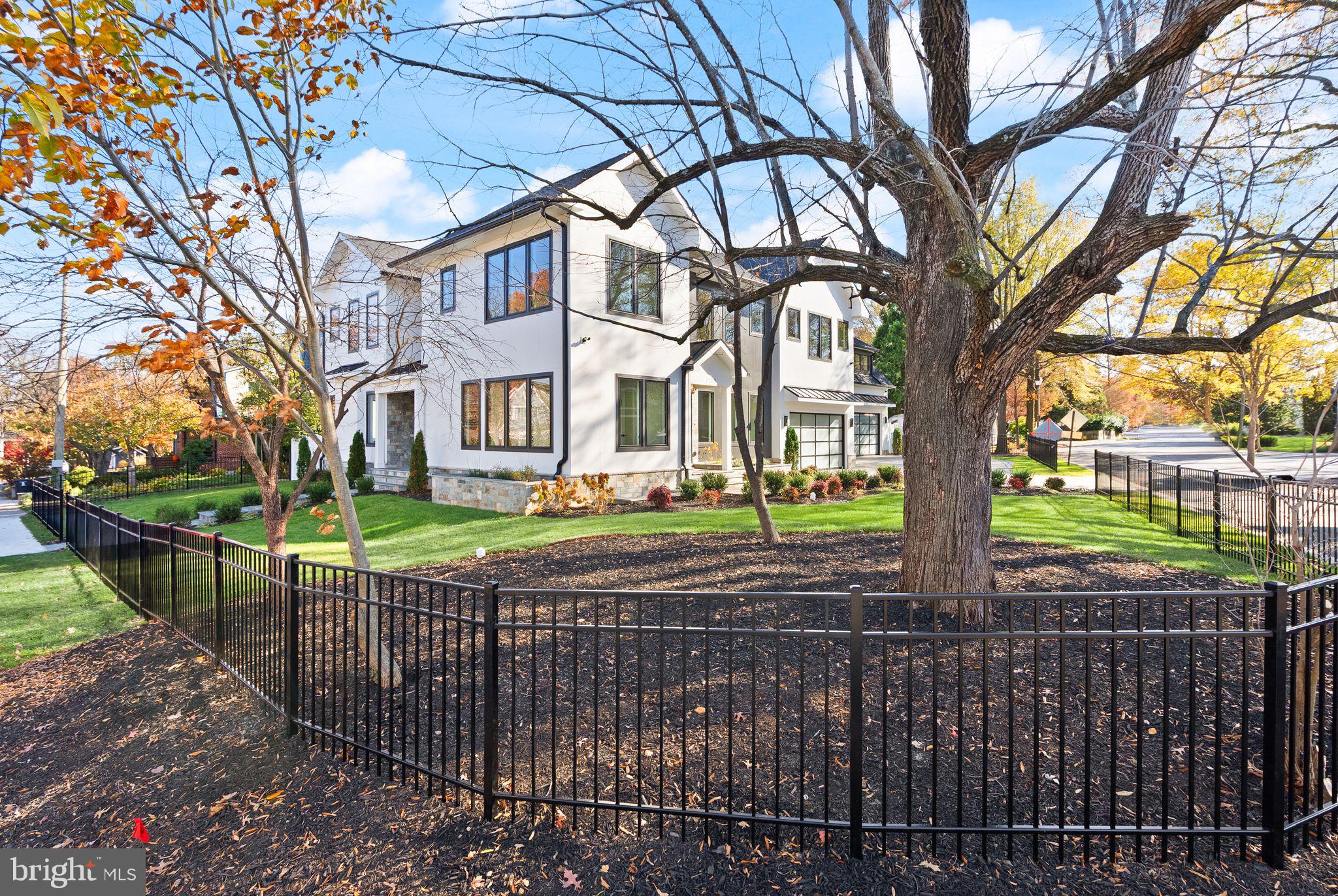 CLARENDON - Residential