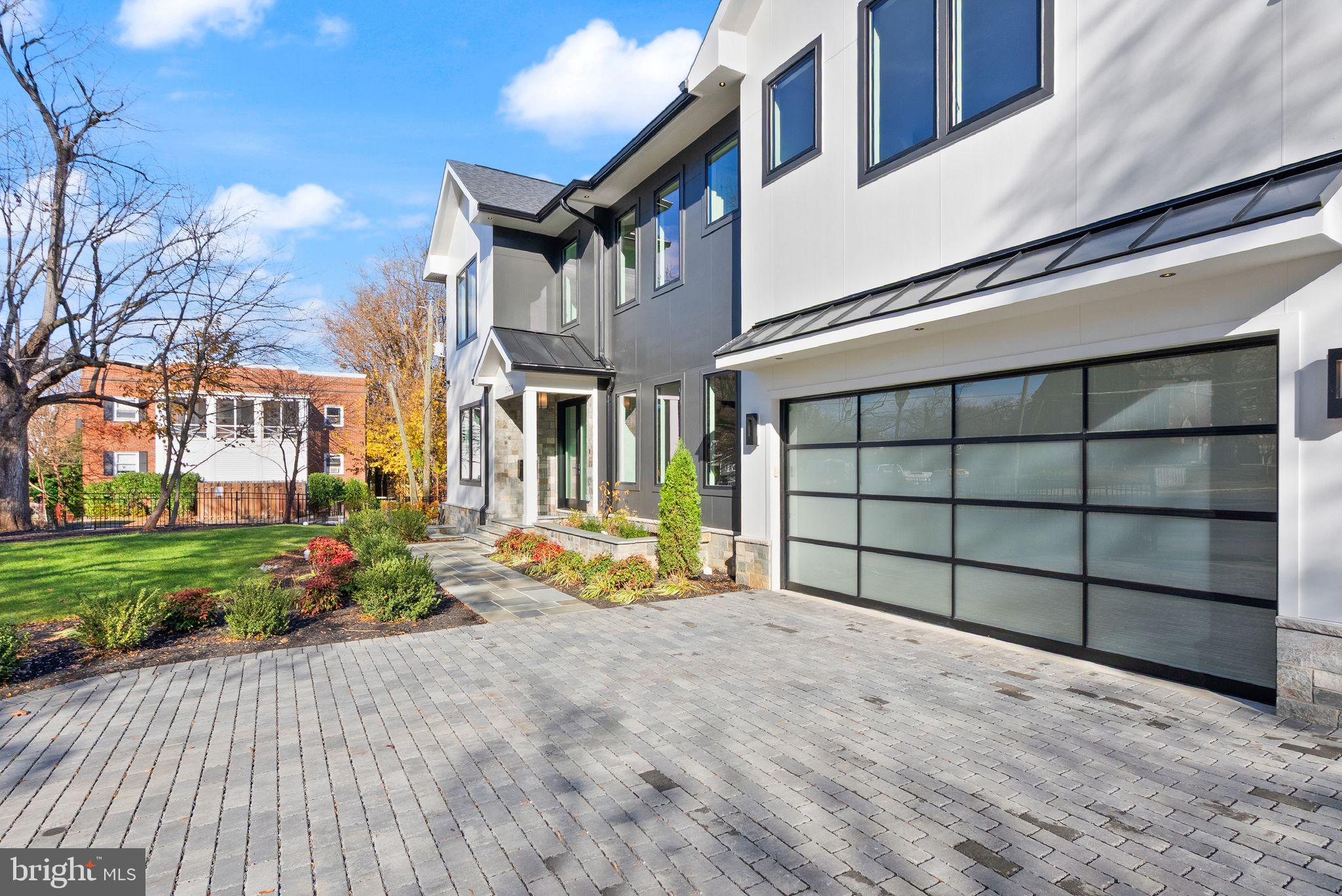 CLARENDON - Residential