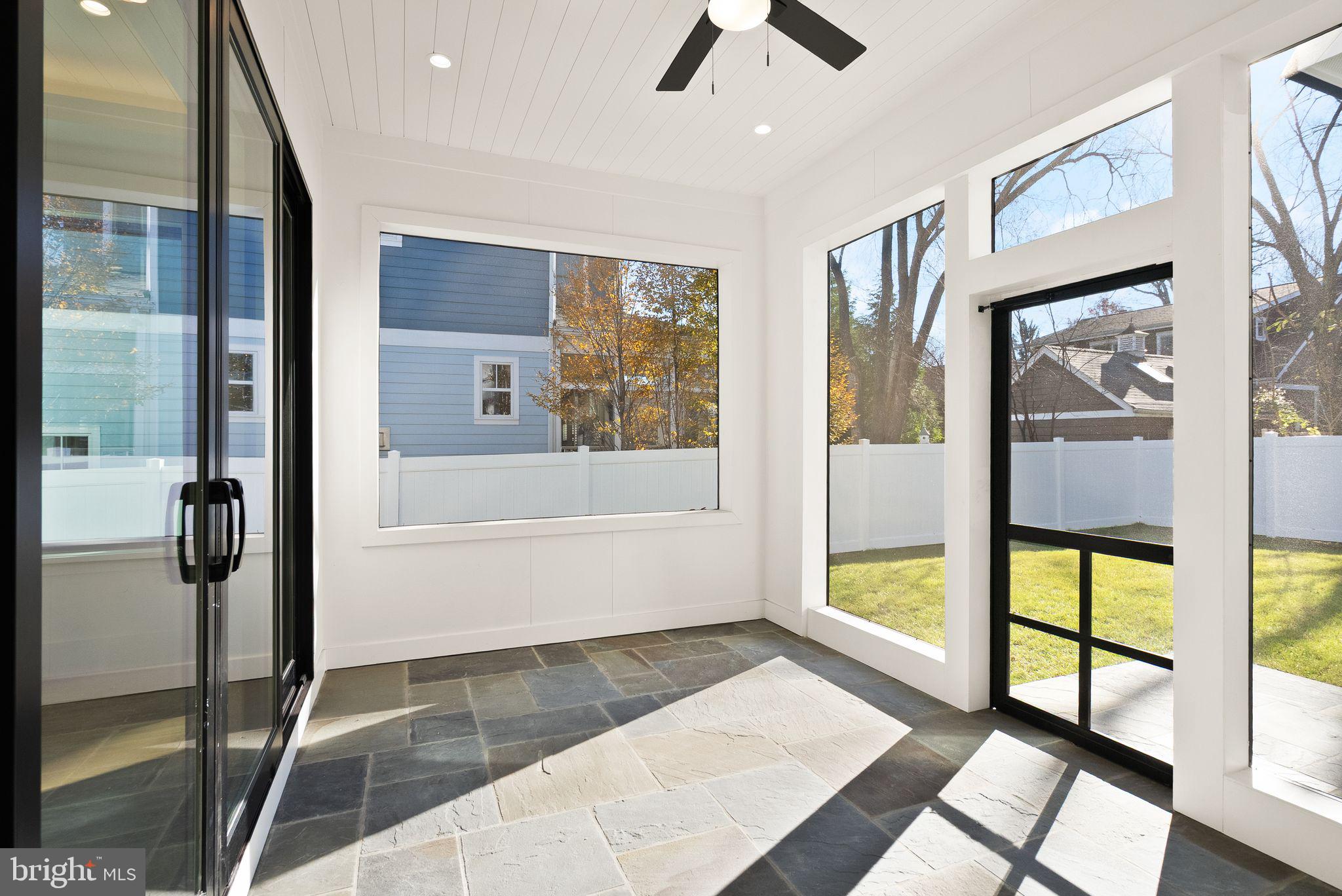 CLARENDON - Residential