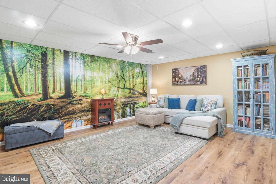 WALNUT BANK FARMS - Residential