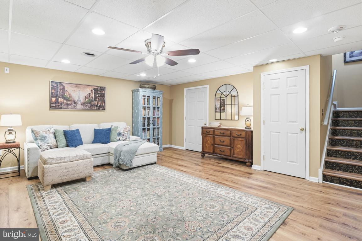 WALNUT BANK FARMS - Residential