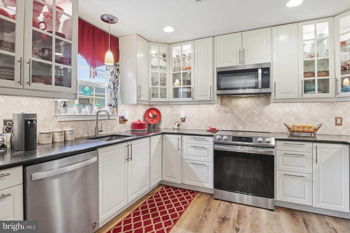 WALNUT BANK FARMS - Residential