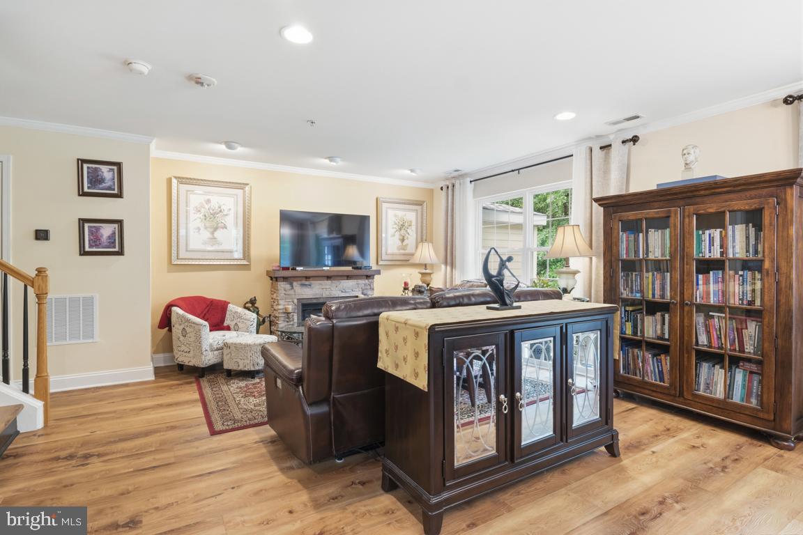WALNUT BANK FARMS - Residential