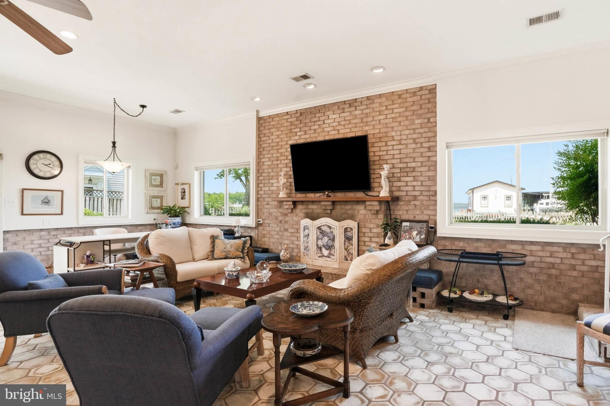 SELBY ON THE BAY - Residential
