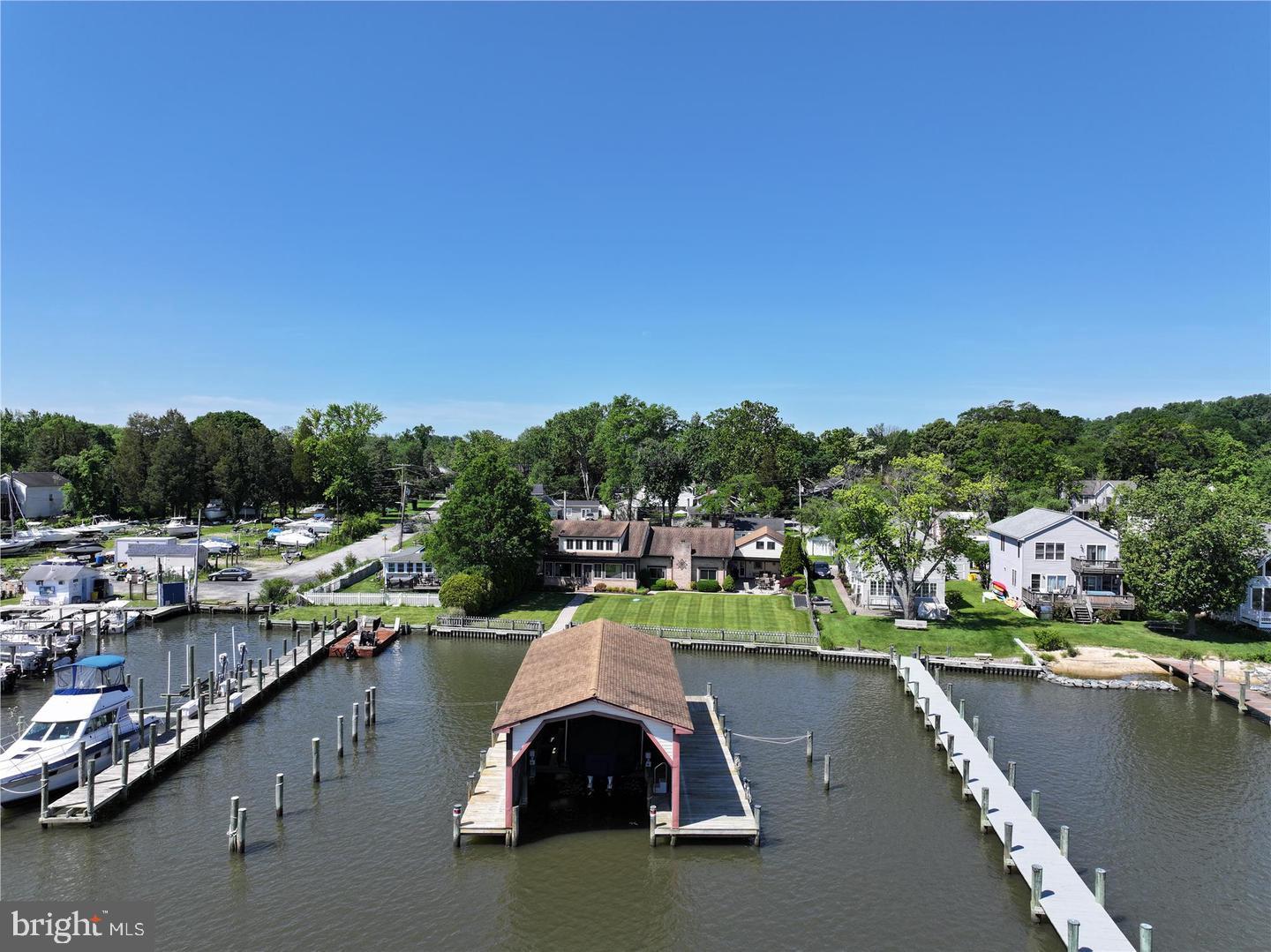 SELBY ON THE BAY - Residential