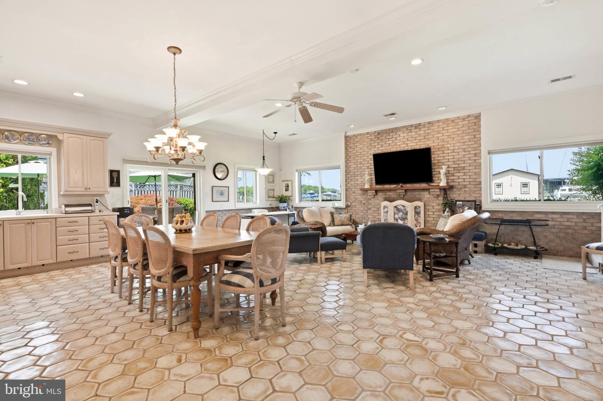 SELBY ON THE BAY - Residential