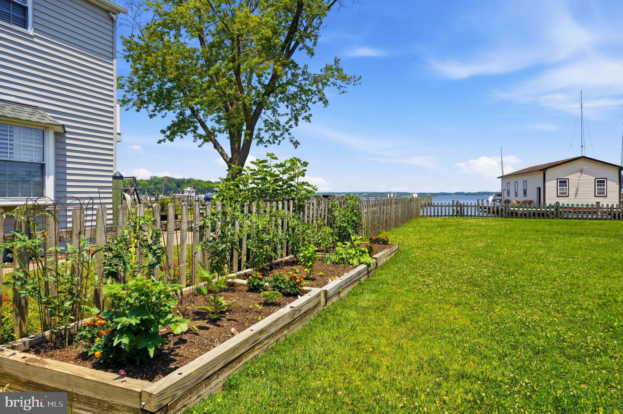 SELBY ON THE BAY - Residential