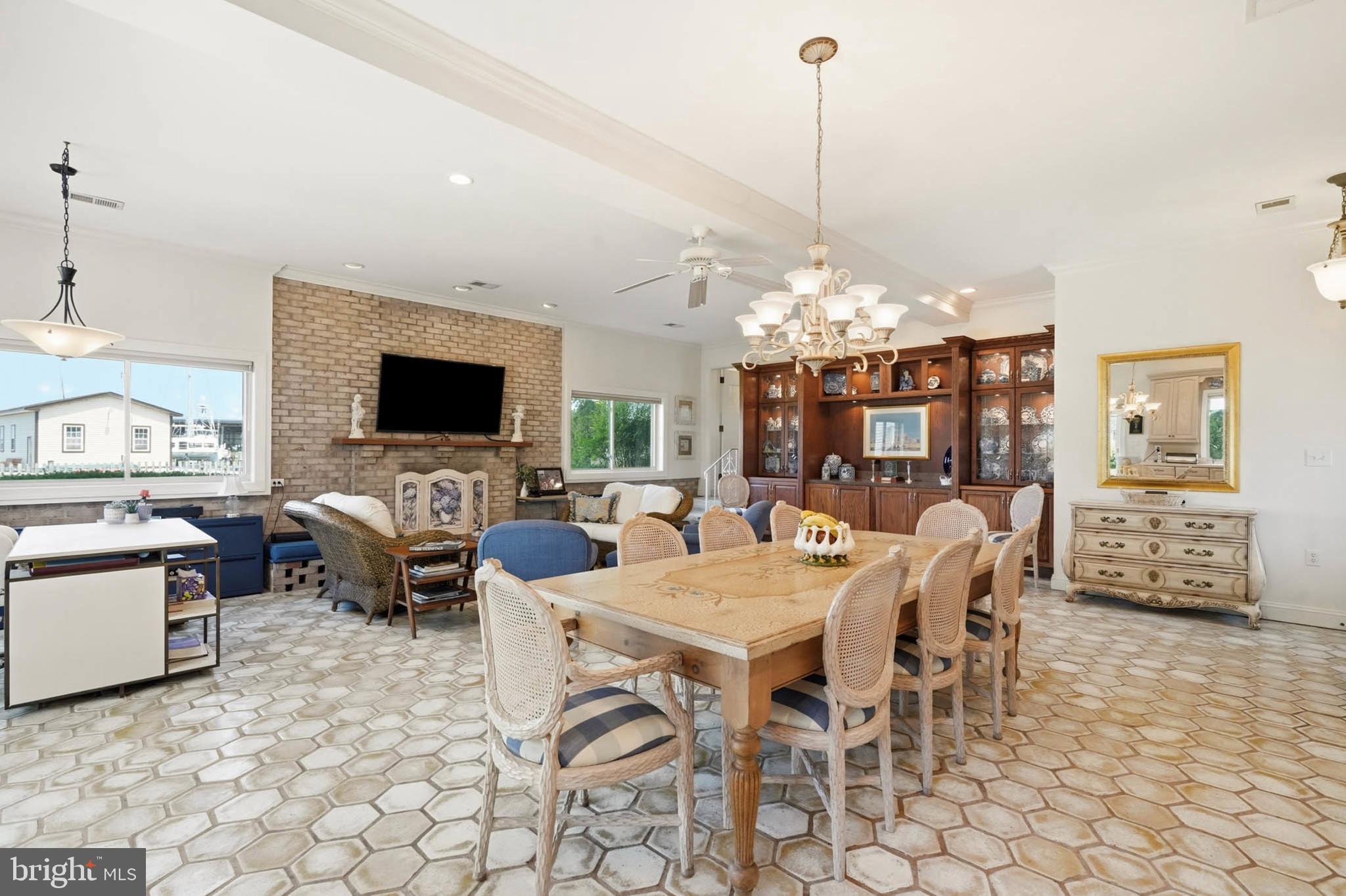 SELBY ON THE BAY - Residential