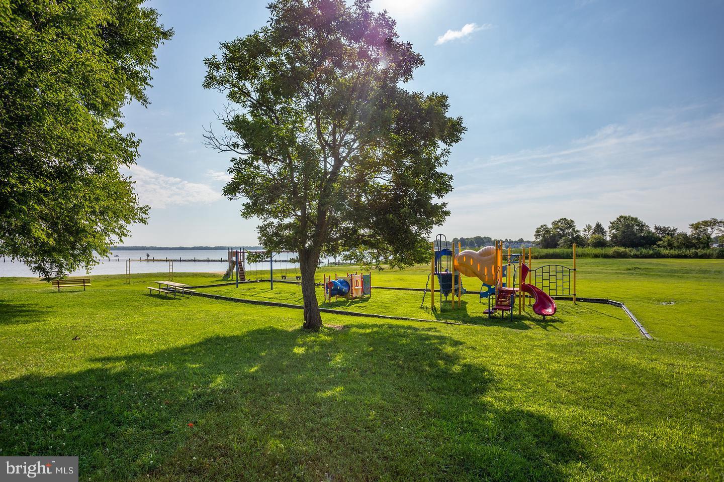 SELBY ON THE BAY - Residential